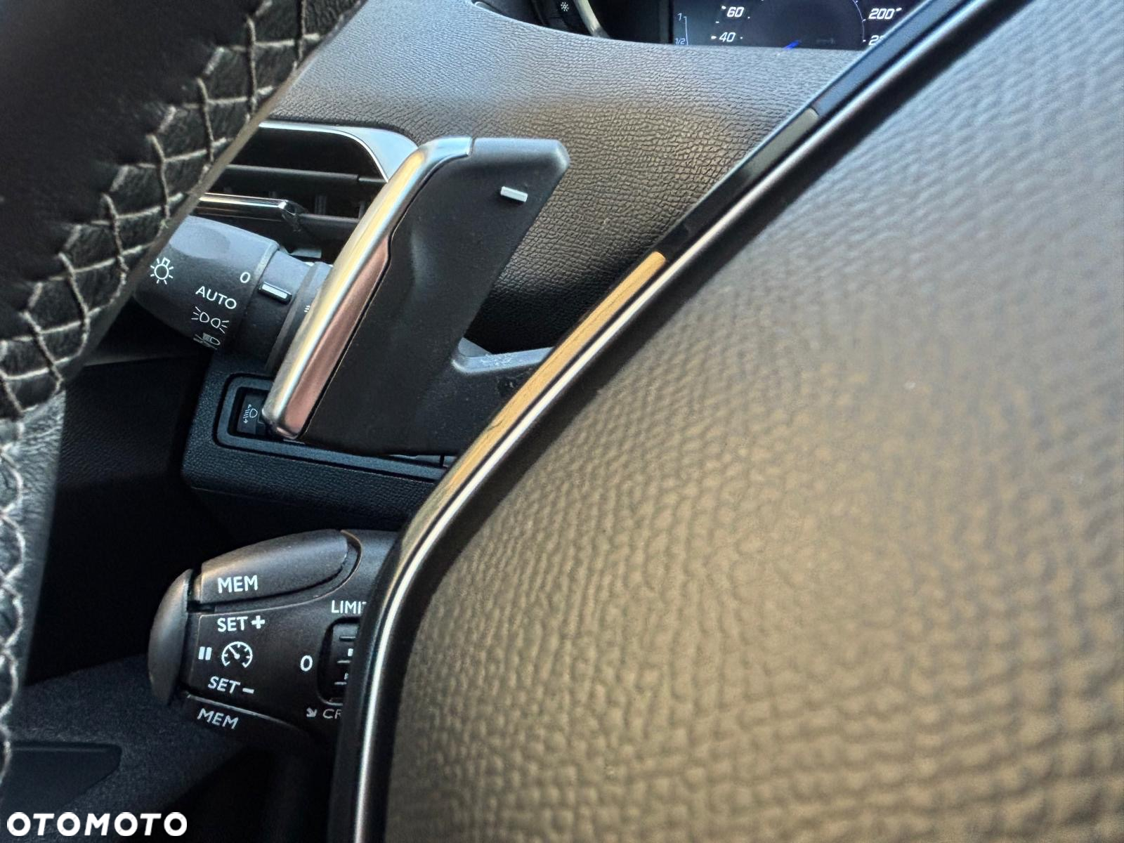Peugeot 3008 1.2 PureTech Active S&S EAT6 - 28