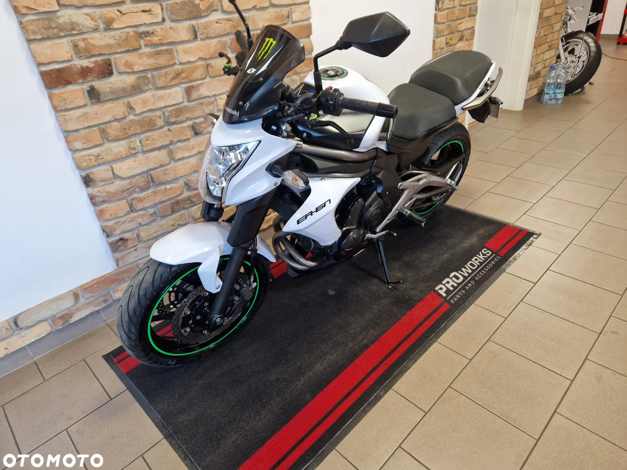 Kawasaki ER - 7