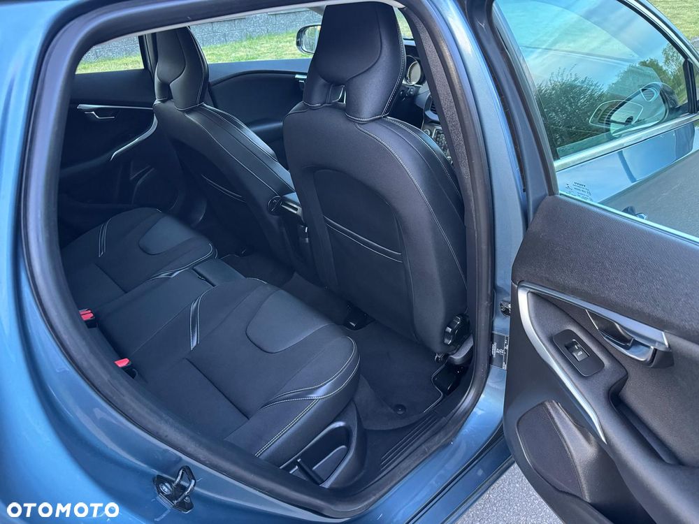 Volvo V40 D2 Summum - 13