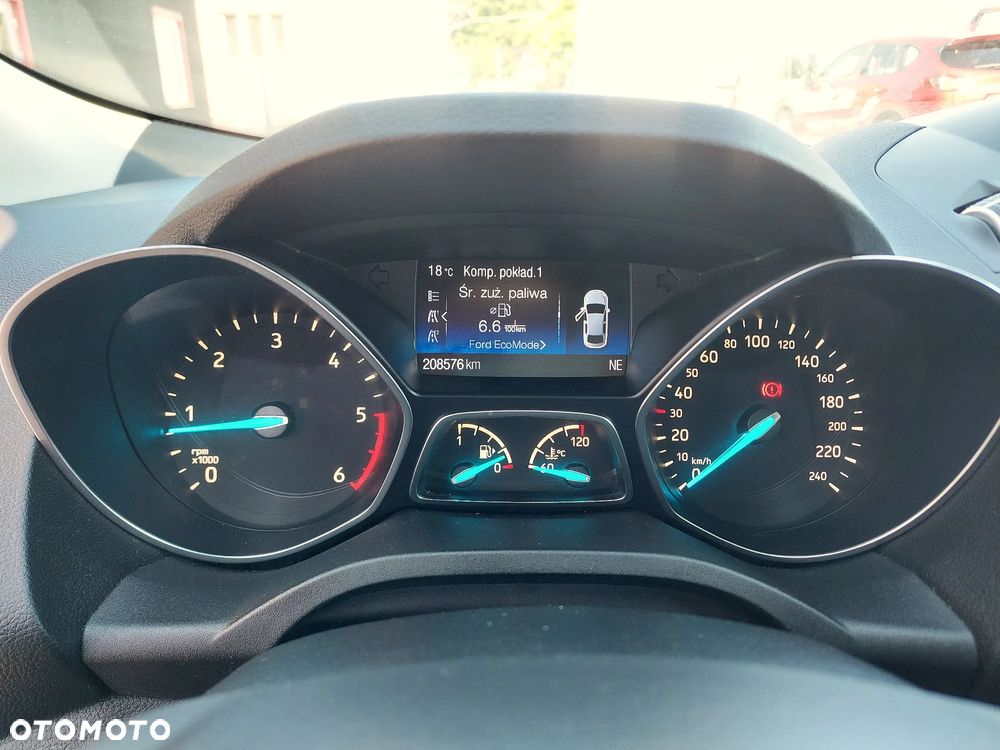 Ford Kuga - 24