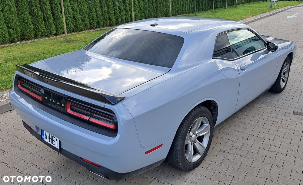 Dodge Challenger - 8