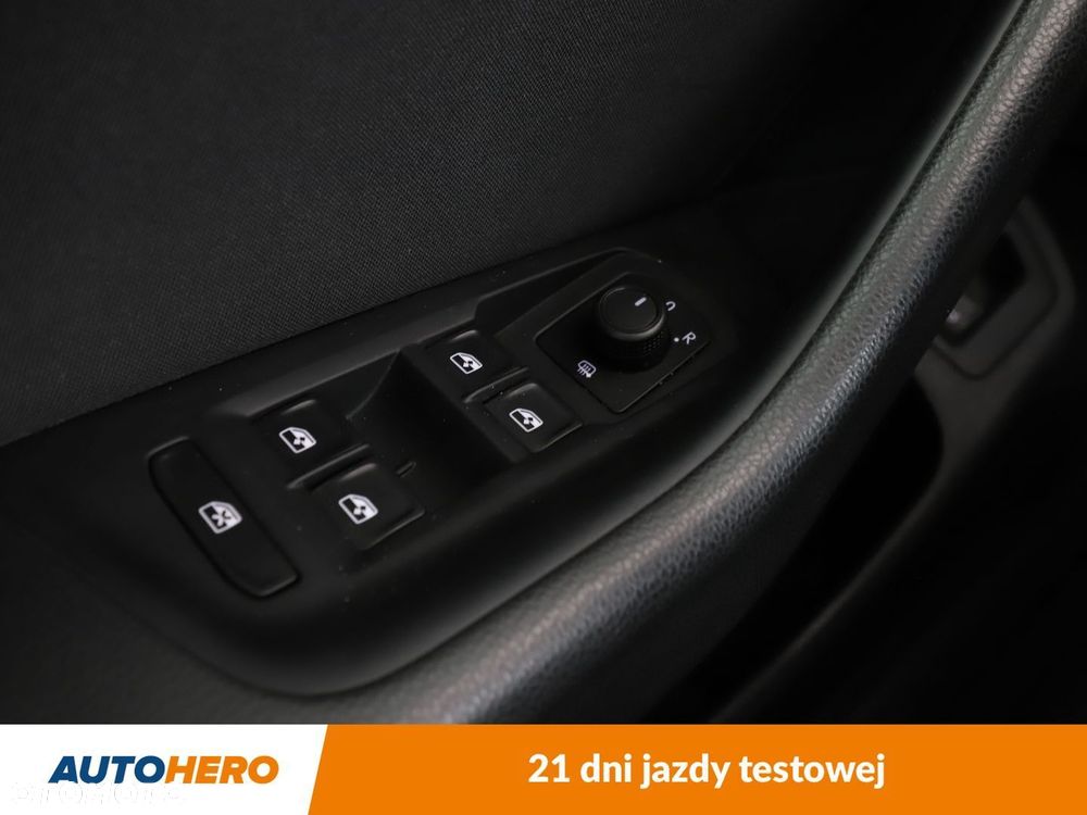 Volkswagen Passat - 33