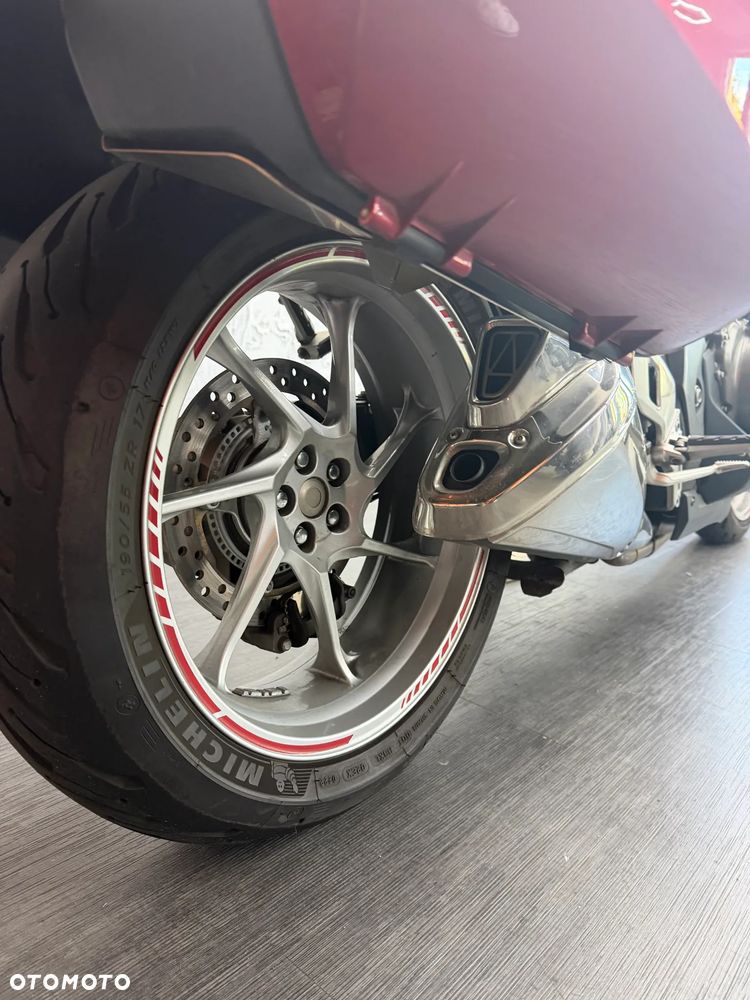 Honda VFR - 18