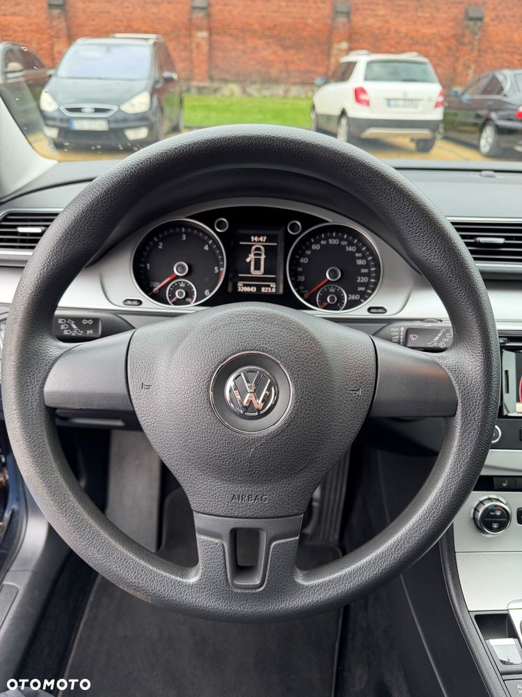 Volkswagen Passat 2.0 TDI BlueMotion Technology Comfortline - 24