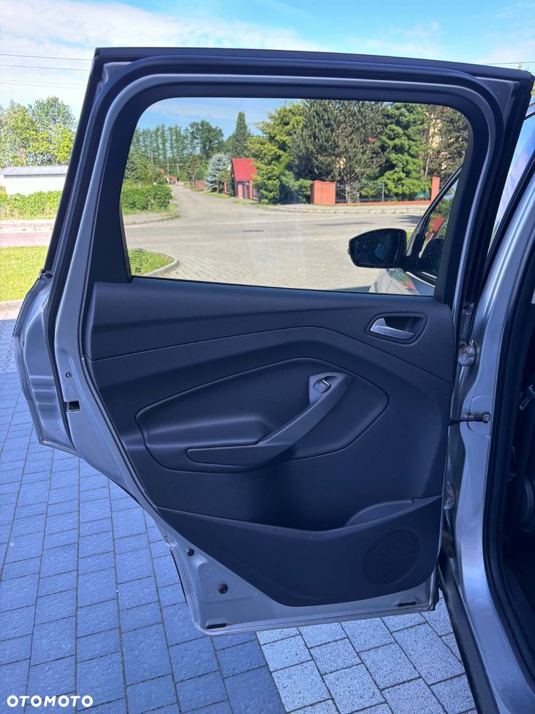 Ford Kuga 2.0 TDCi 4x4 Titanium - 32
