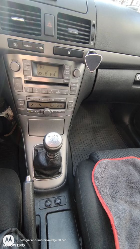 Toyota Avensis 2.0 D-4D Executive - 4