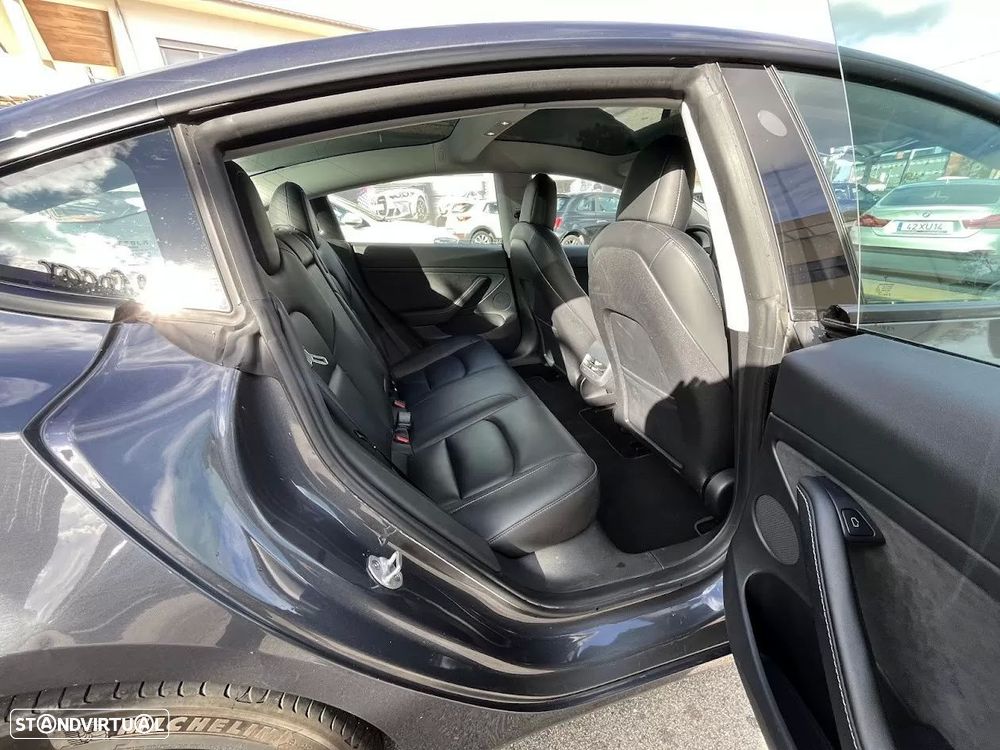 Tesla Model 3 Long Range Tração Traseira - 23