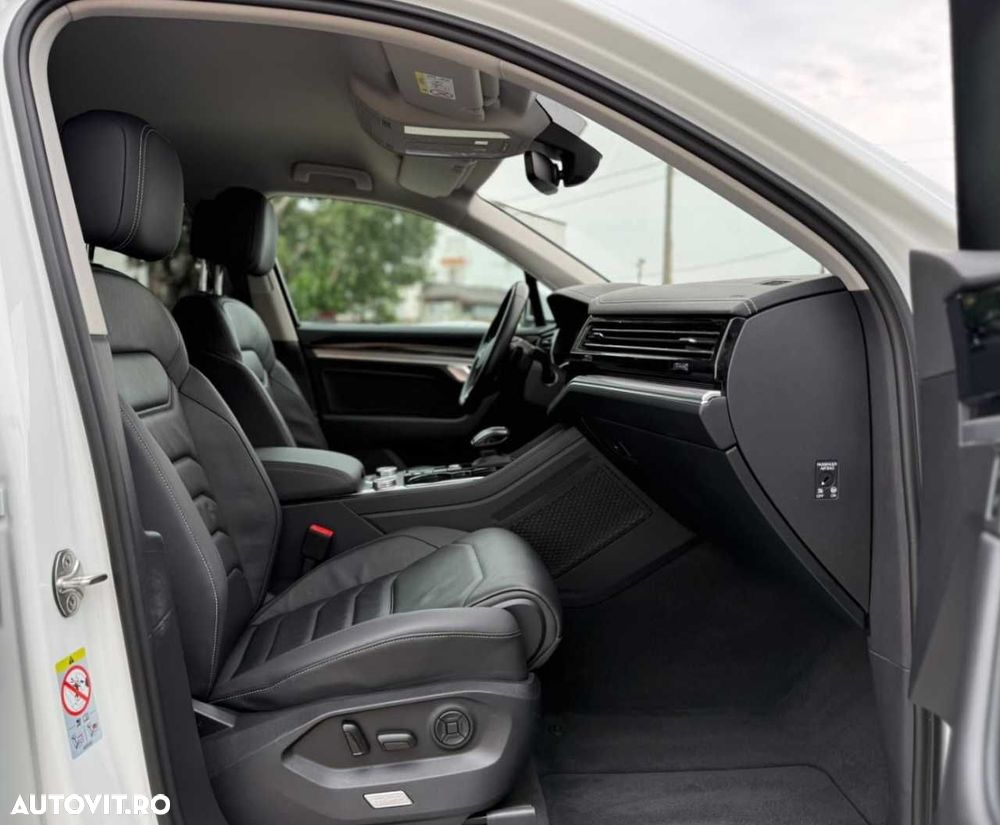 Volkswagen Touareg - 22
