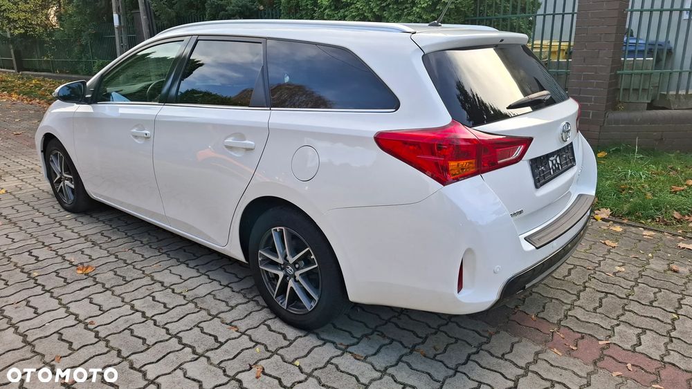 Toyota Auris 2.0 D-4D Edition - 6