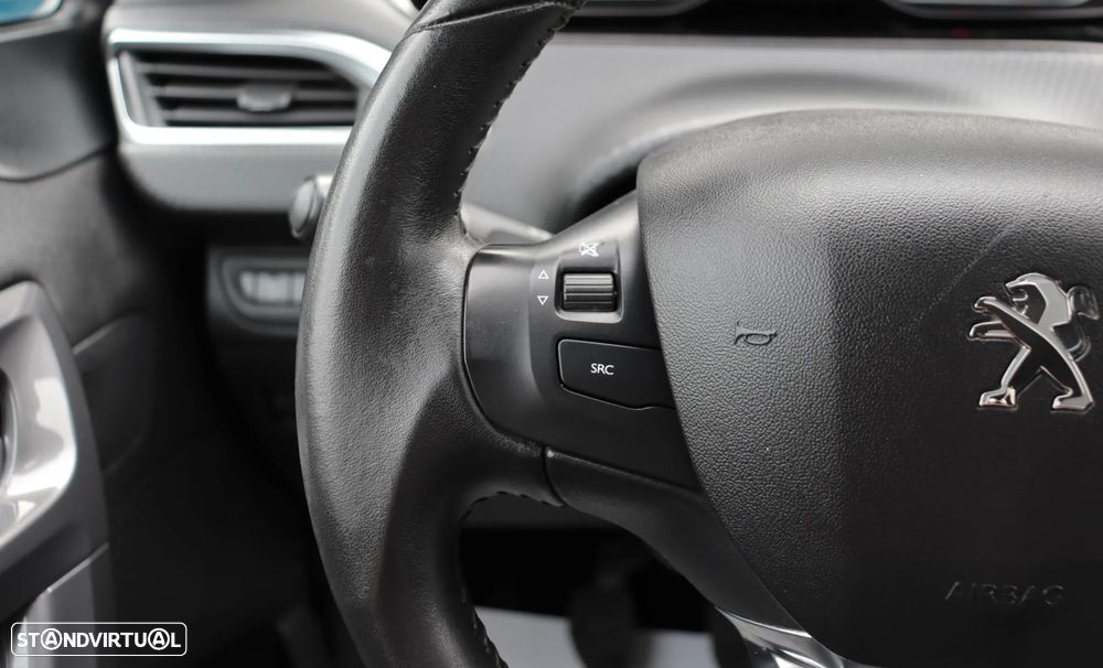 Peugeot 2008 1.2 PureTech Style - 24