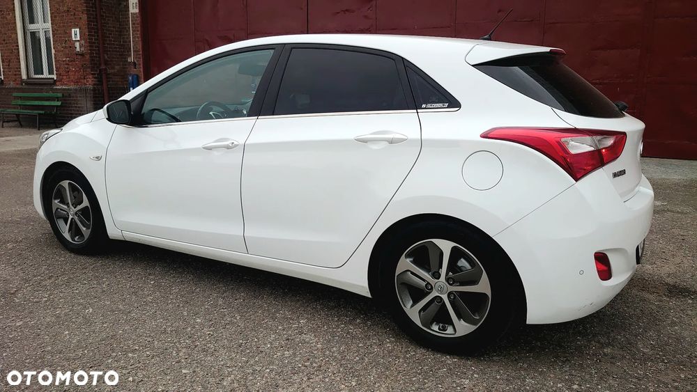 Hyundai i30 blue 1.6 GDI Passion - 11