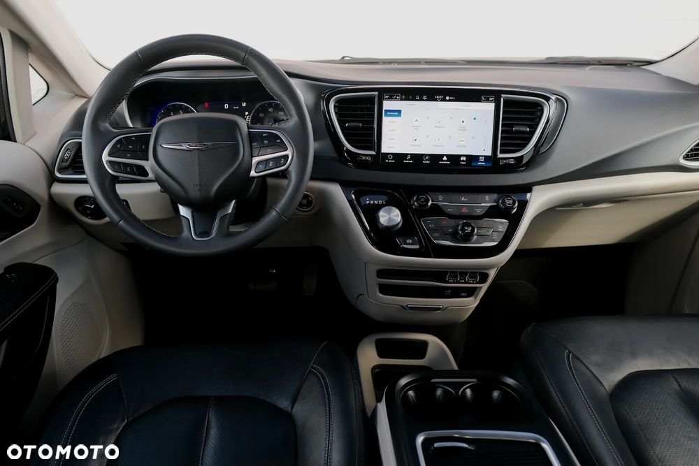 Chrysler Pacifica - 39