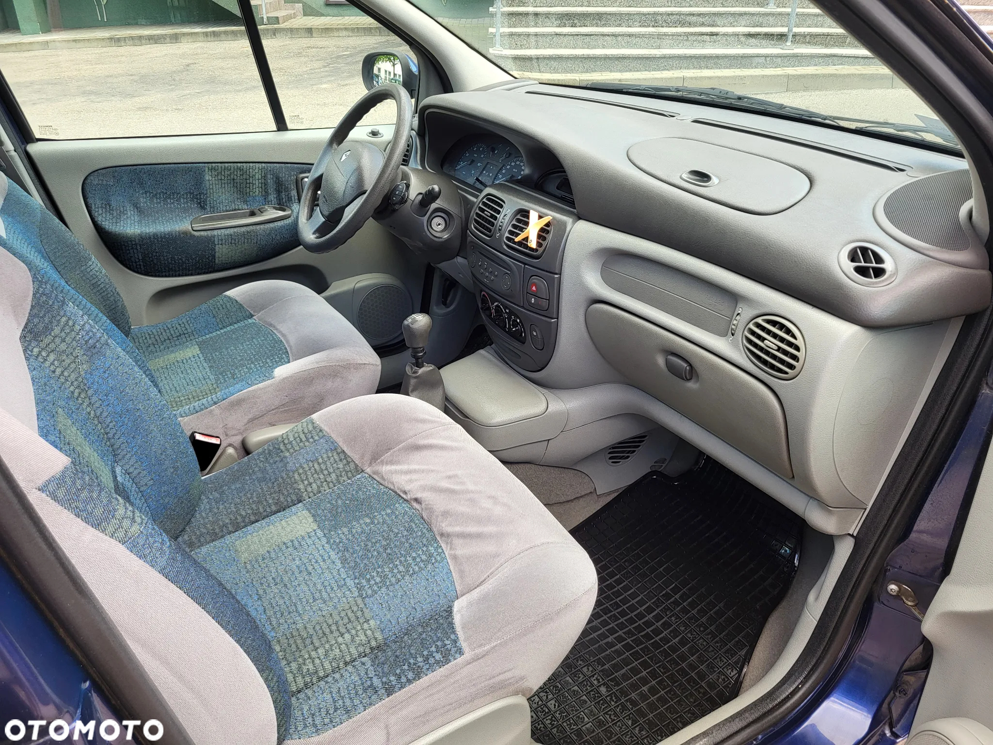 Renault Scenic 1.6 16V Dynamique - 8