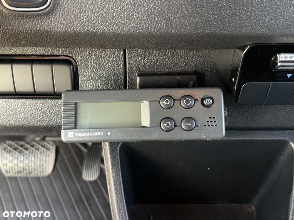 Mercedes-Benz Sprinter - 26