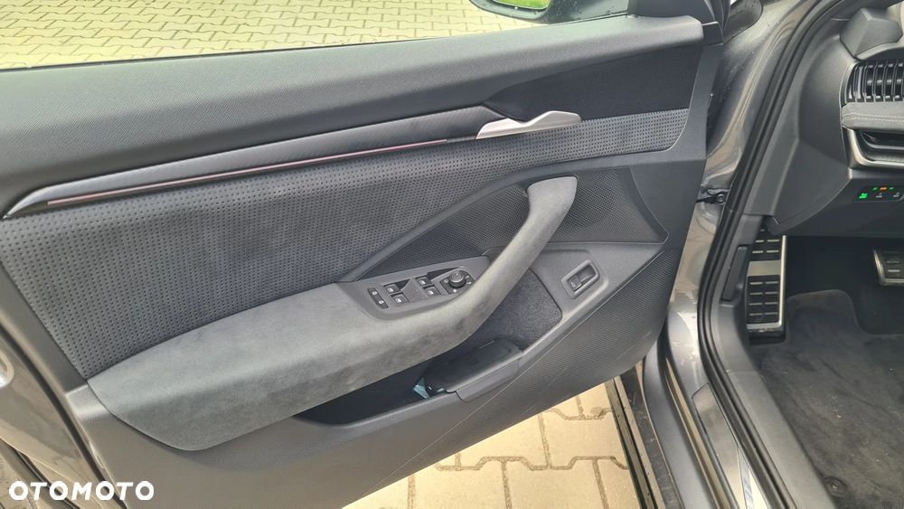 Skoda Superb 2.0 TDI SCR 4x4 Sportline DSG - 12