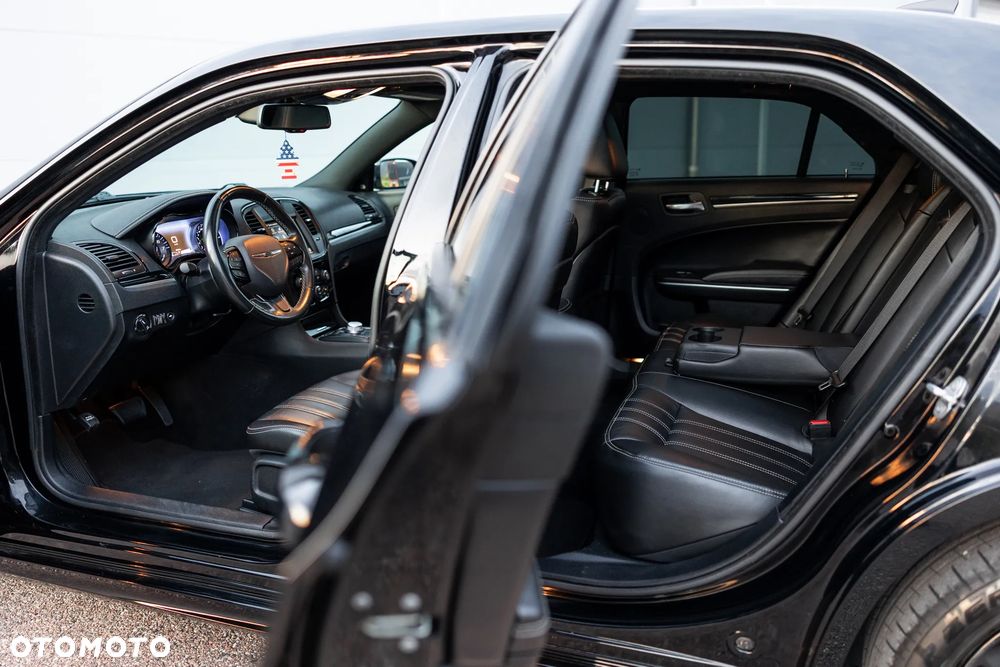 Chrysler 300s - 15
