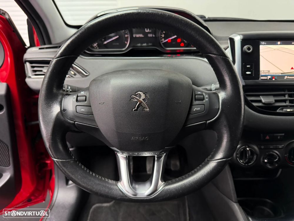 Peugeot 208 1.2 PureTech Signature - 13