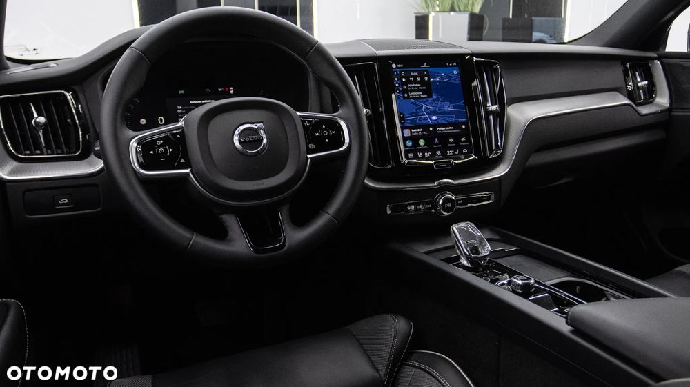 Volvo XC 60 B5 B AWD Plus Dark - 13