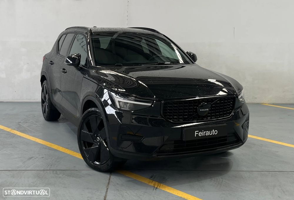Volvo XC 40 2.0 B3 Black Edition - 4