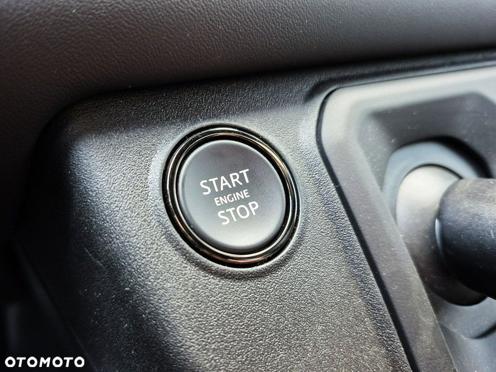 Land Rover Defender - 36