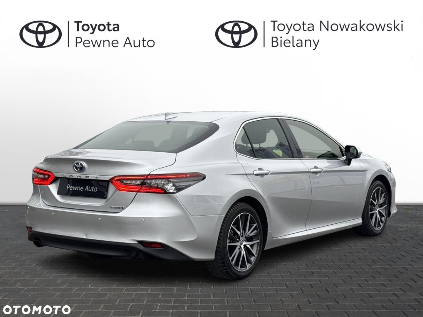 Toyota Camry - 22