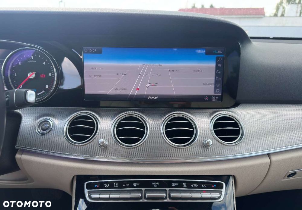Mercedes-Benz Klasa E - 17
