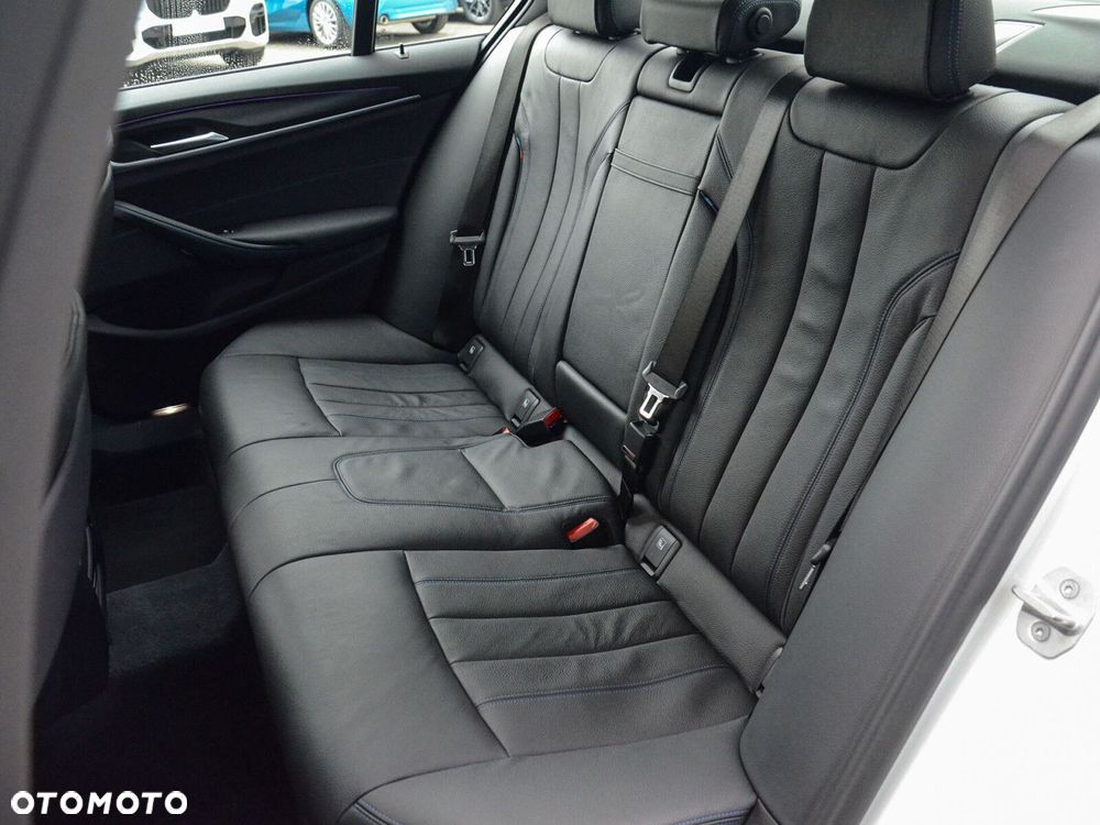 BMW Seria 5 - 34