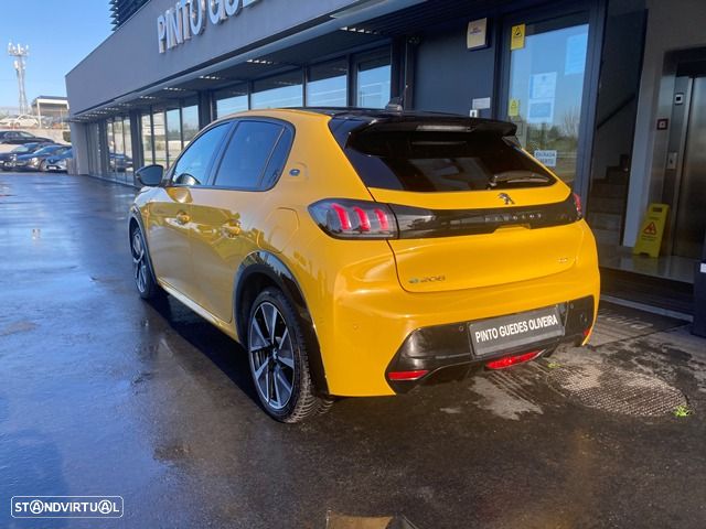 Peugeot e-208 GT+ - 8