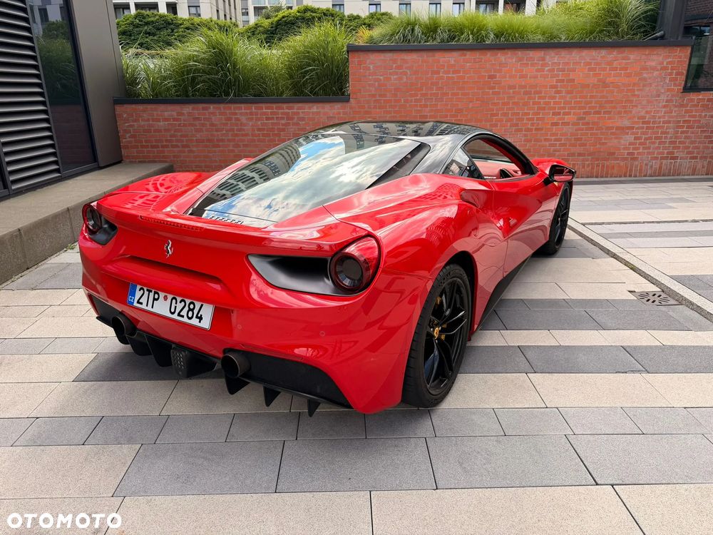 Ferrari 488 - 4