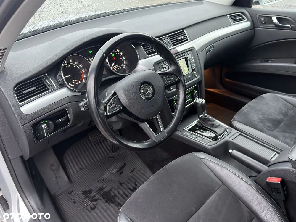 Skoda Superb 2.0 TDI Green tec 4x4 DSG Ambition - 19