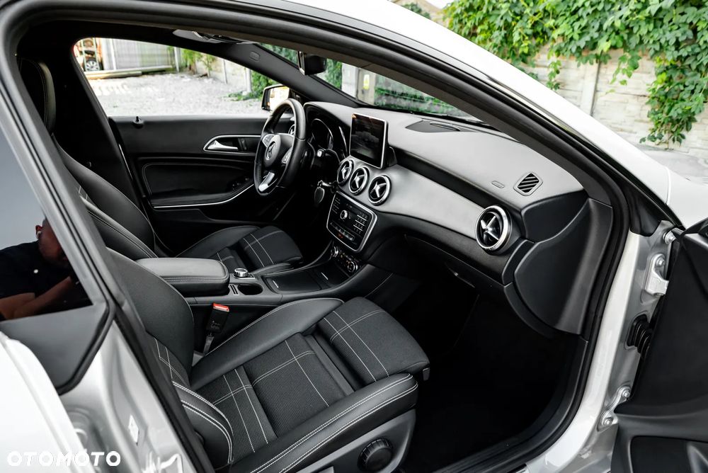 Mercedes-Benz CLA 200 7G-DCT Peak Edition - 25