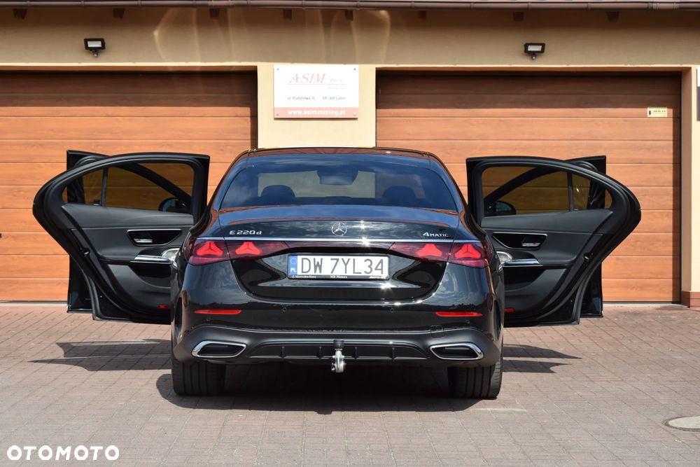 Mercedes-Benz Klasa E 220 d mHEV 4-Matic AMG 9G-Tronic - 36