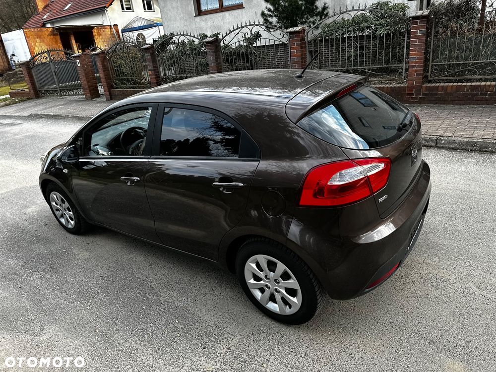 Kia Rio 1.2 L - 13