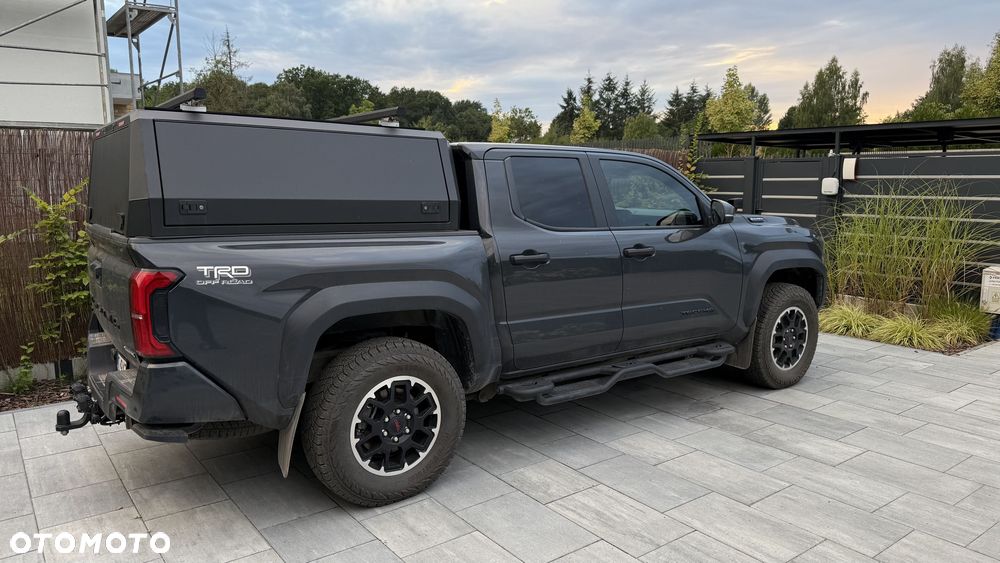 Toyota Tacoma - 4