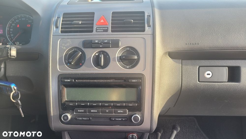 Volkswagen Touran - 8