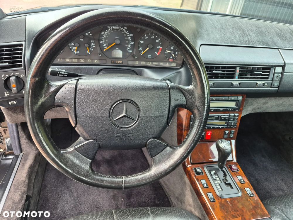 Mercedes-Benz SL - 25