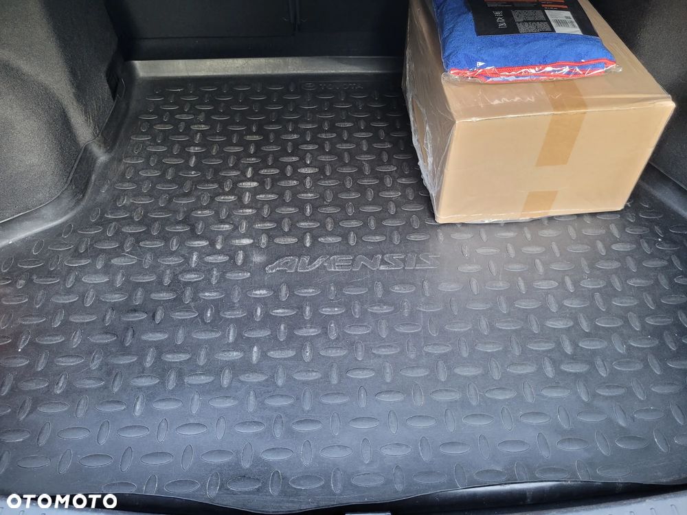Toyota Avensis 1.6 Life - 21