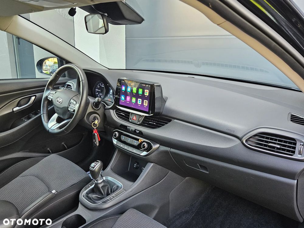 Hyundai i30 1.5 DPI Classic + - 12