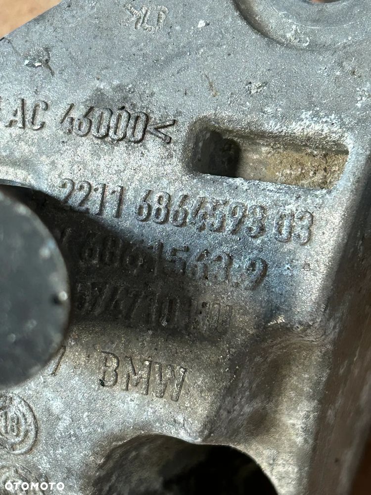 WSPORNIK SILNIKA LEWY ŁAPA BMW X1 G01 7 G11 G12 5 G30 G31 G32 2.0D 6864593 - 4