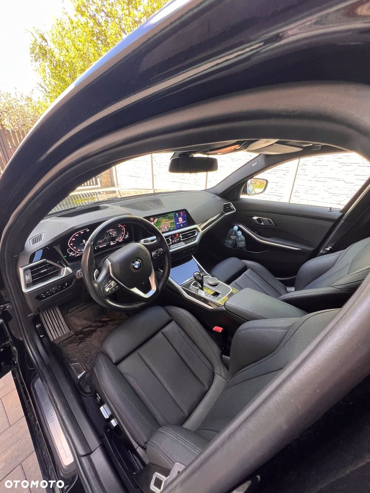 BMW Seria 3 330i xDrive Edition M Sport Shadow - 8