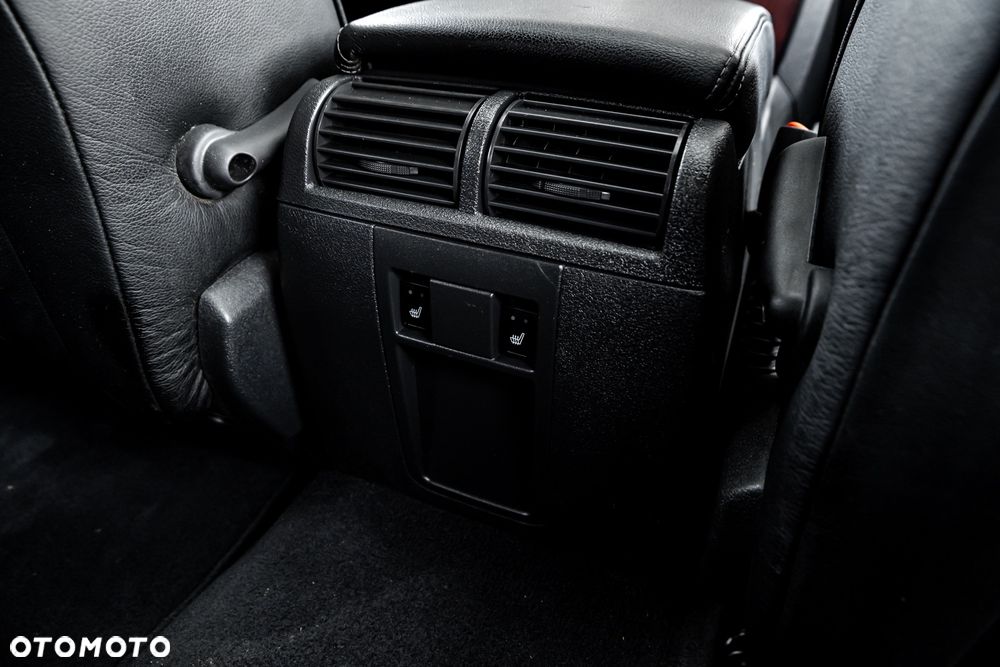 Jeep Grand Cherokee - 26