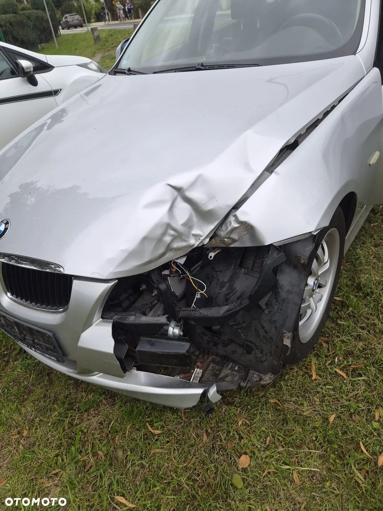 BMW Seria 3 318i - 16