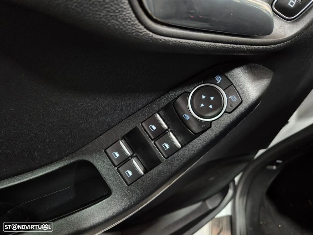Ford Fiesta 1.0 EcoBoost S&S ACTIVE X - 28
