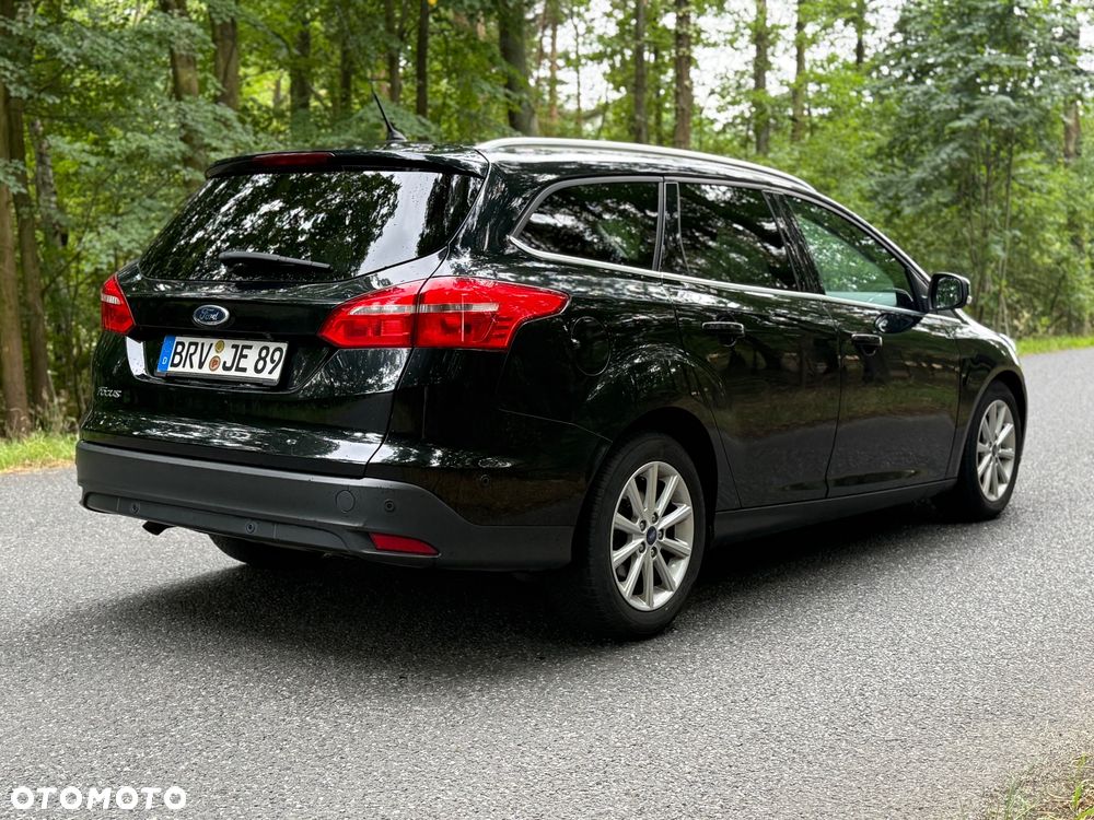 Ford Focus 1.5 TDCi SYNC Edition PowerShift - 4