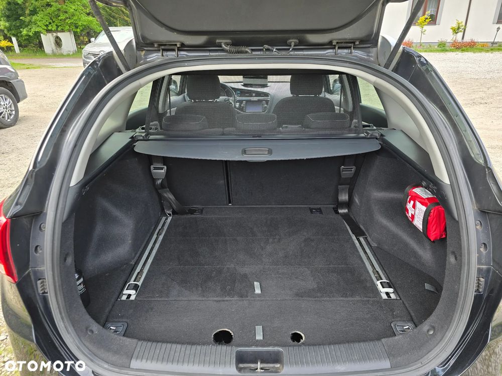 Kia Ceed 1.6 CRDi 136 DCT ISG Platinum Edition - 9