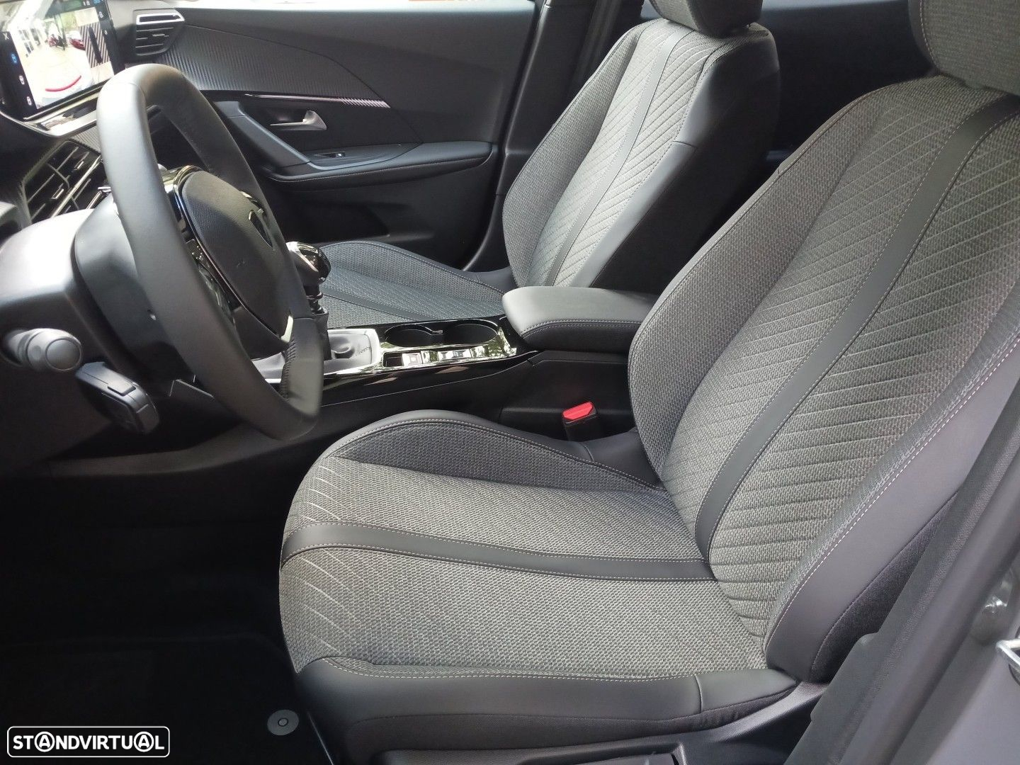 Peugeot 2008 1.2 PureTech Allure Pack - 28