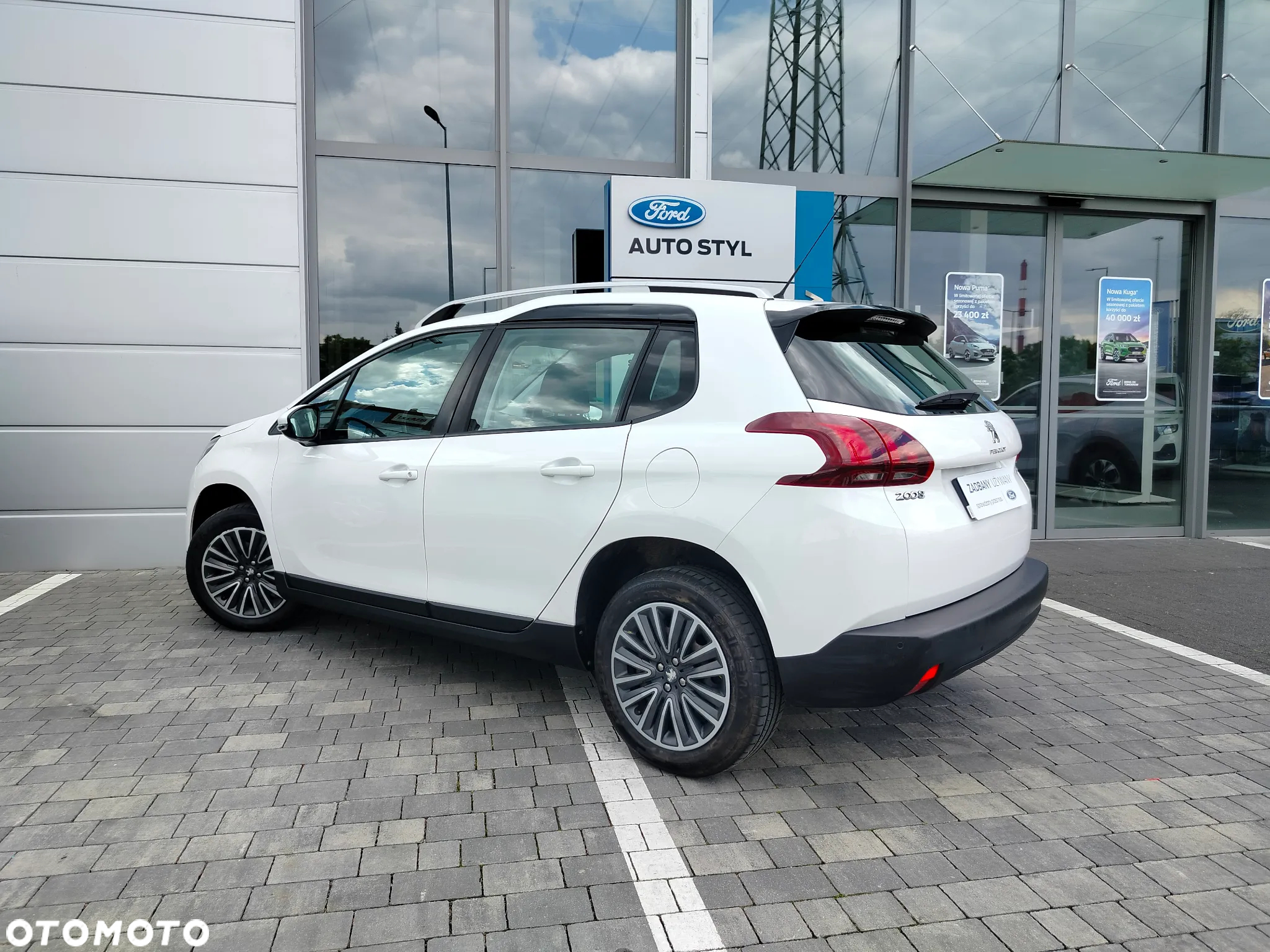 Peugeot 2008 1.2 Pure Tech Style S&S - 39