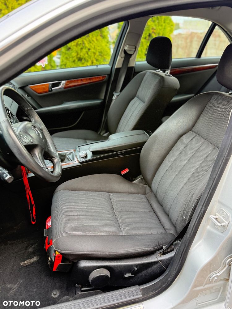 Mercedes-Benz Klasa C 220 CDI Avantgarde - 16