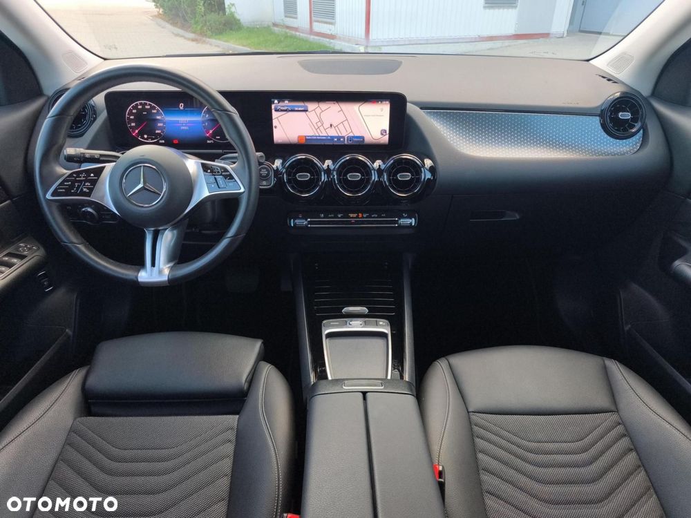 Mercedes-Benz GLA - 13