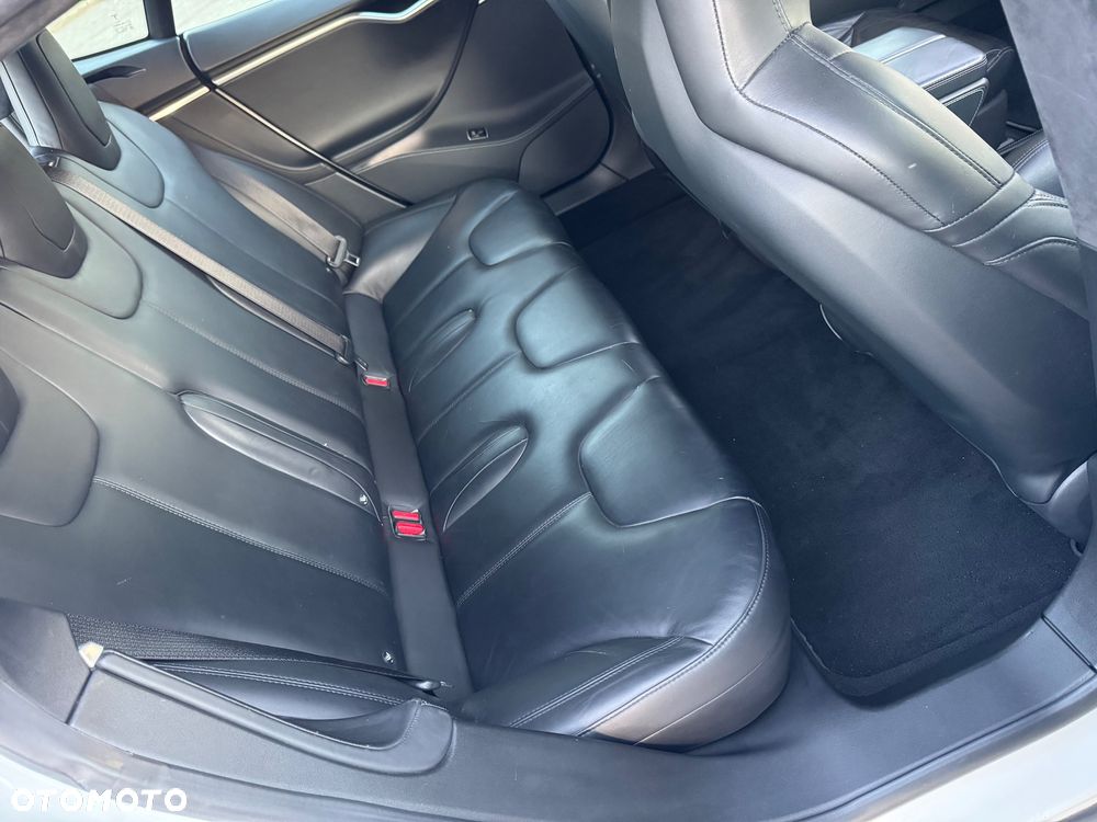 Tesla Model S - 27